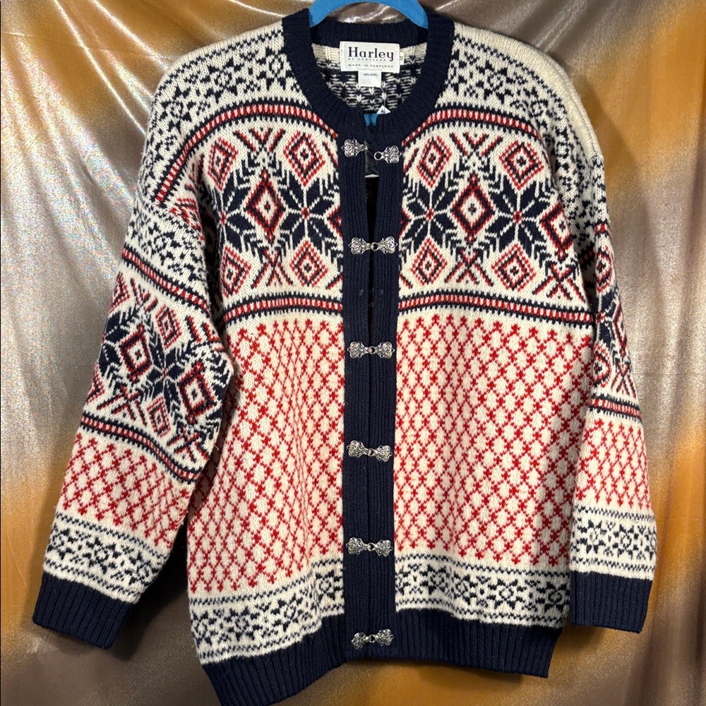Vintage Harley of Scotland Wool Sweater medium metal closures ii‎